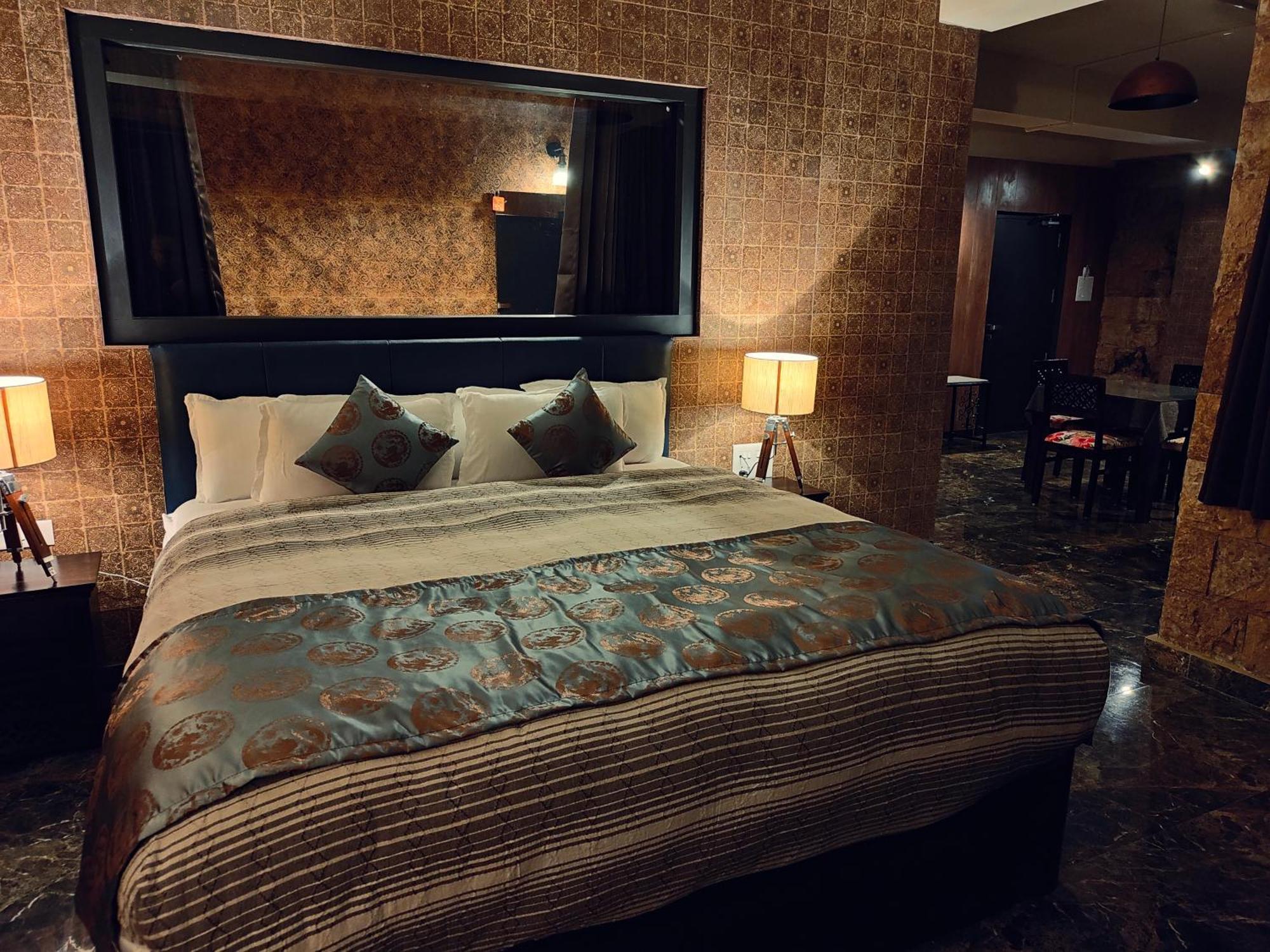 Hotel Acropolis シロン エクステリア 写真